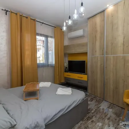 Unique 1 Bedroom Flat Apartment *
